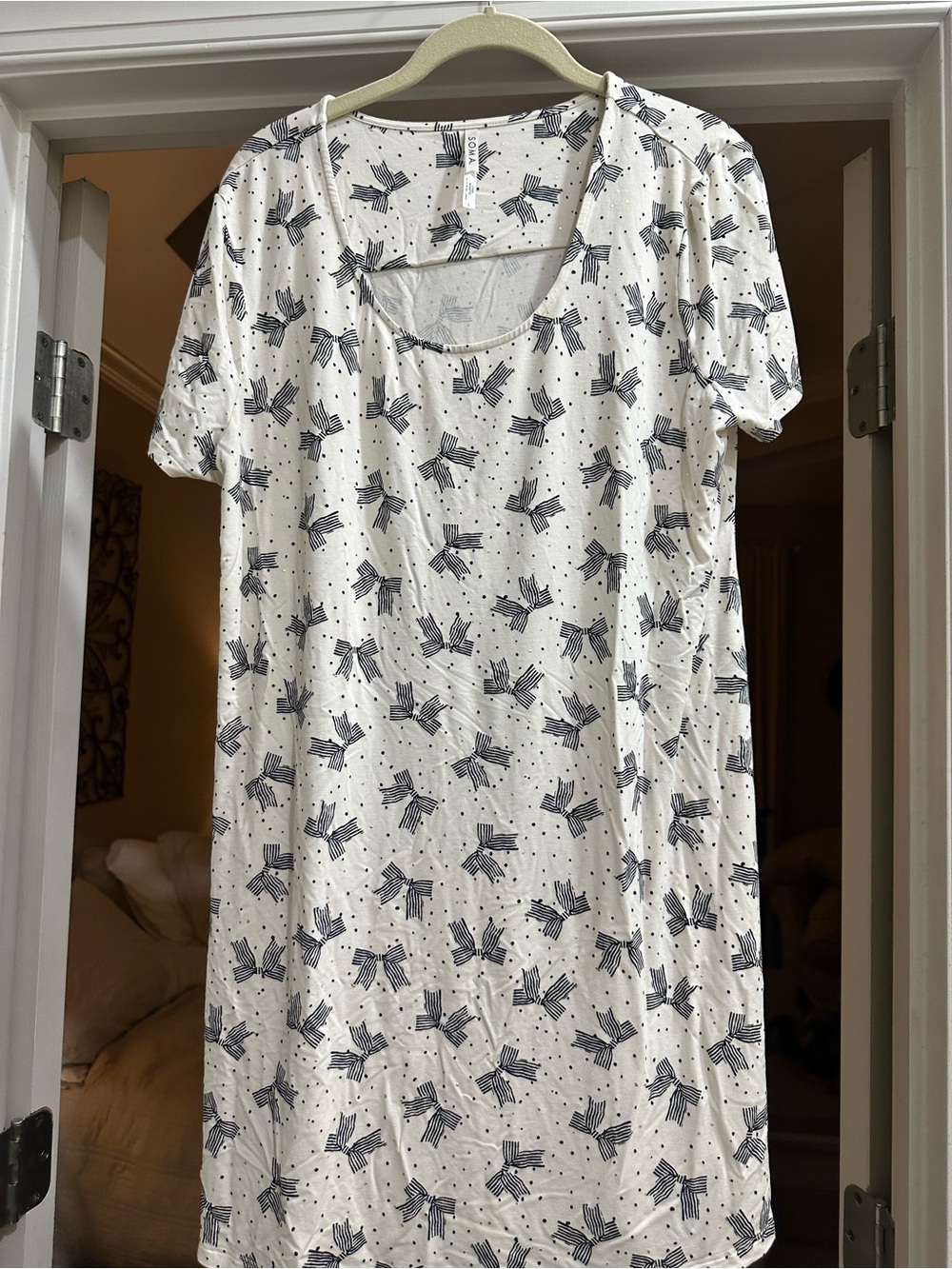 Soma cool nights Sleep shirt White with black bows gold dots size large